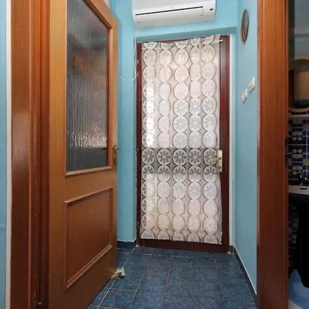 With A Parking Space Stinjan, - 7253 *