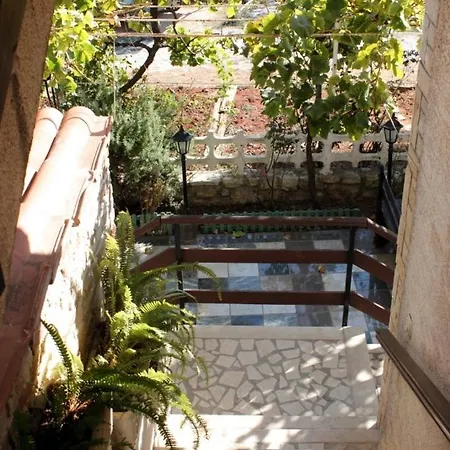 With A Parking Space Stinjan, - 7253