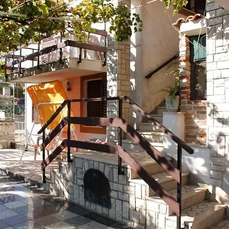 With A Parking Space Stinjan, - 7253 شقة بولا