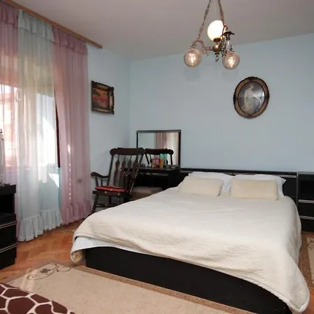 With A Parking Space Stinjan, - 7253 *