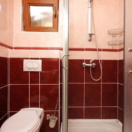 Apartmán With A Parking Space Stinjan, - 7253 Pula