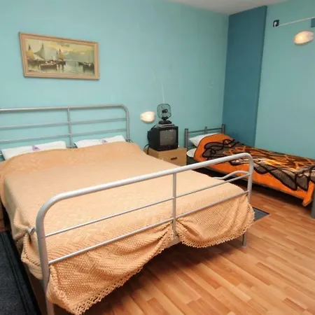 With A Parking Space Stinjan, - 7253