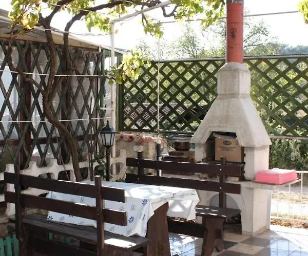 With A Parking Space Stinjan, - 7253 Apartman Póla