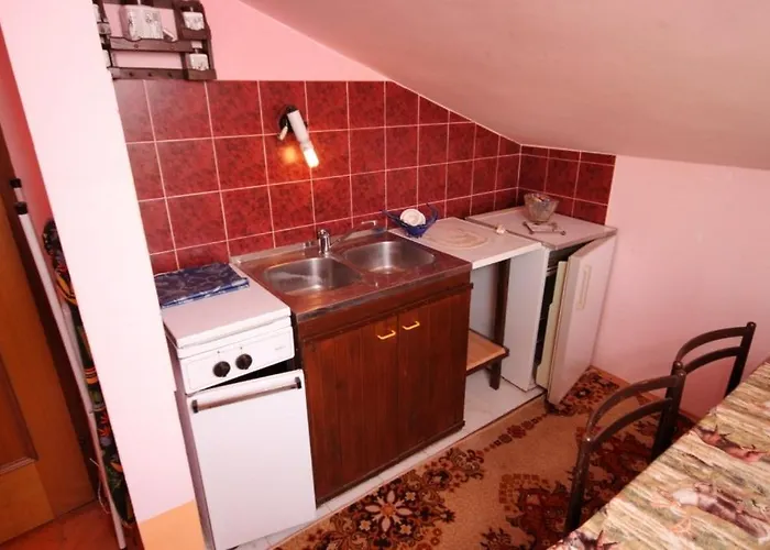 Apartman With A Parking Space Stinjan, - 7253 *