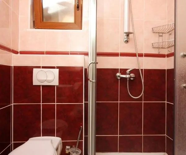 Apartman With A Parking Space Stinjan, - 7253 Póla