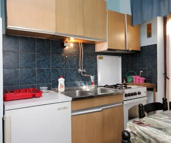 With A Parking Space Stinjan, - 7253 Apartman Póla