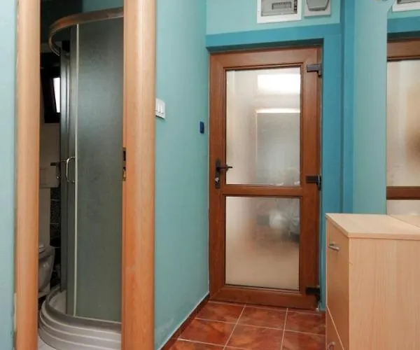 With A Parking Space Stinjan, - 7253 *