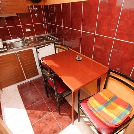 With A Parking Space Stinjan, - 7253 شقة