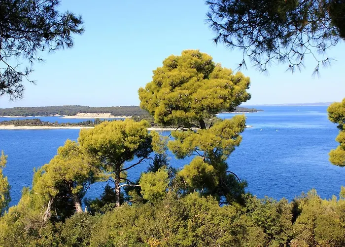 With A Parking Space Stinjan, - 7253 Πούλα