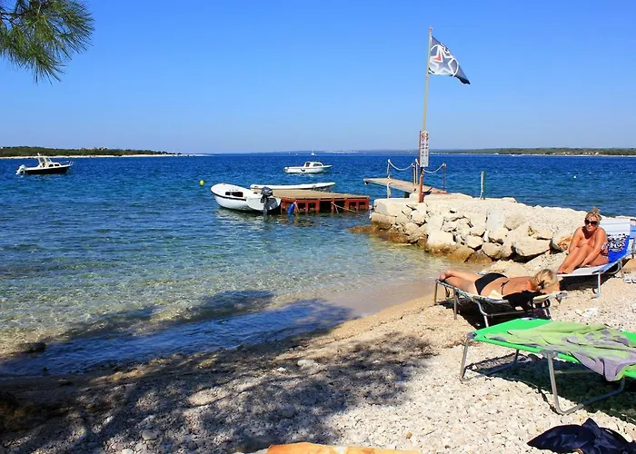 With A Parking Space Stinjan, - 7253 Πούλα