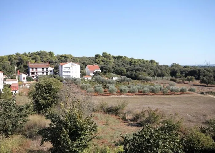 With A Parking Space Stinjan, - 7253 Πούλα